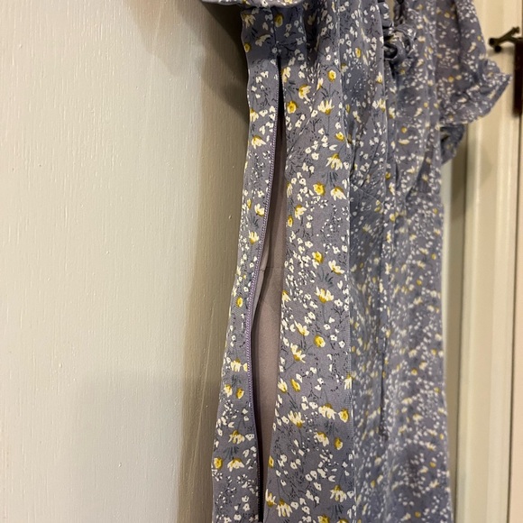 Blue floral dress, on or off-shoulder - Picture 3 of 6